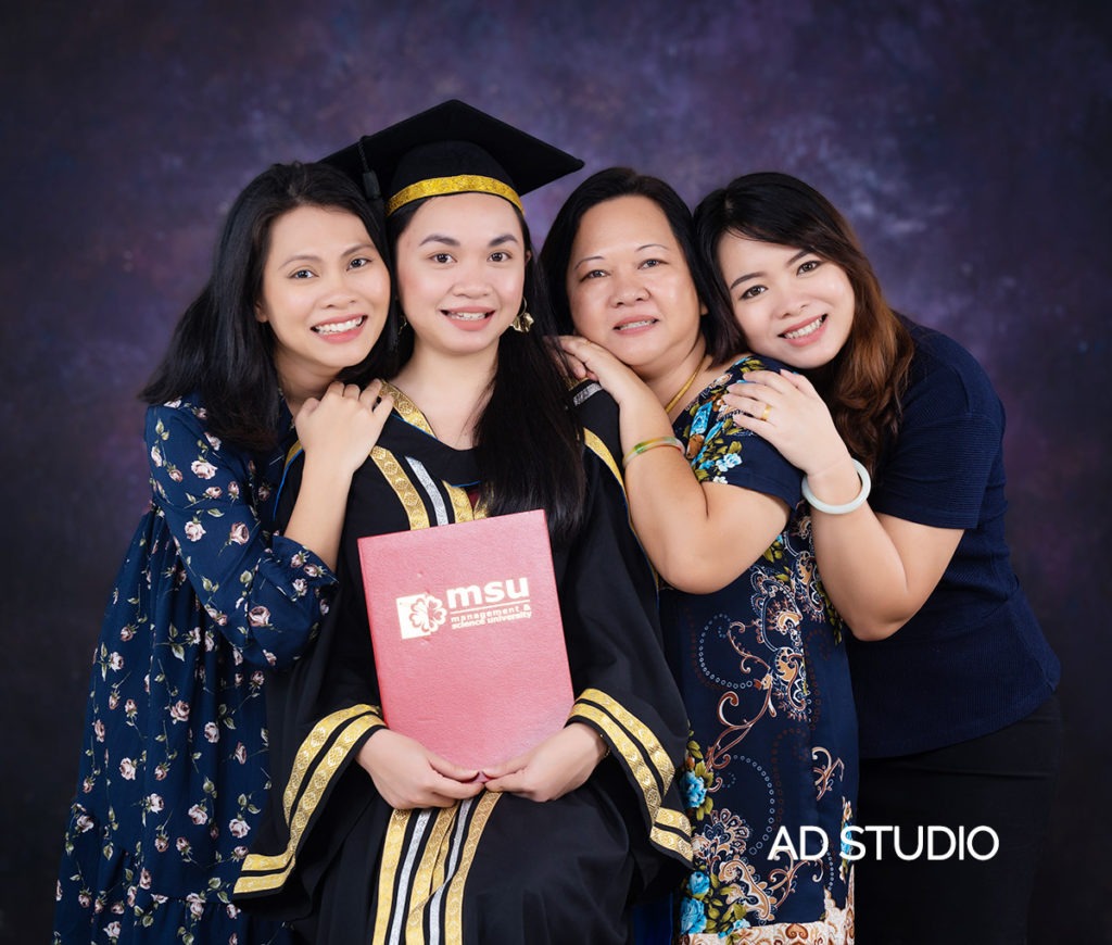 Convocation Photo In Studio (Graduation) 2 Convocation Photo In Studio (Graduation) 2