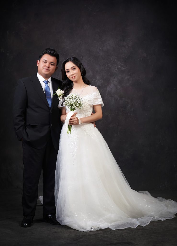 Stunning Wedding Photos in Studio - Capture Your Special Day Beautifully 9